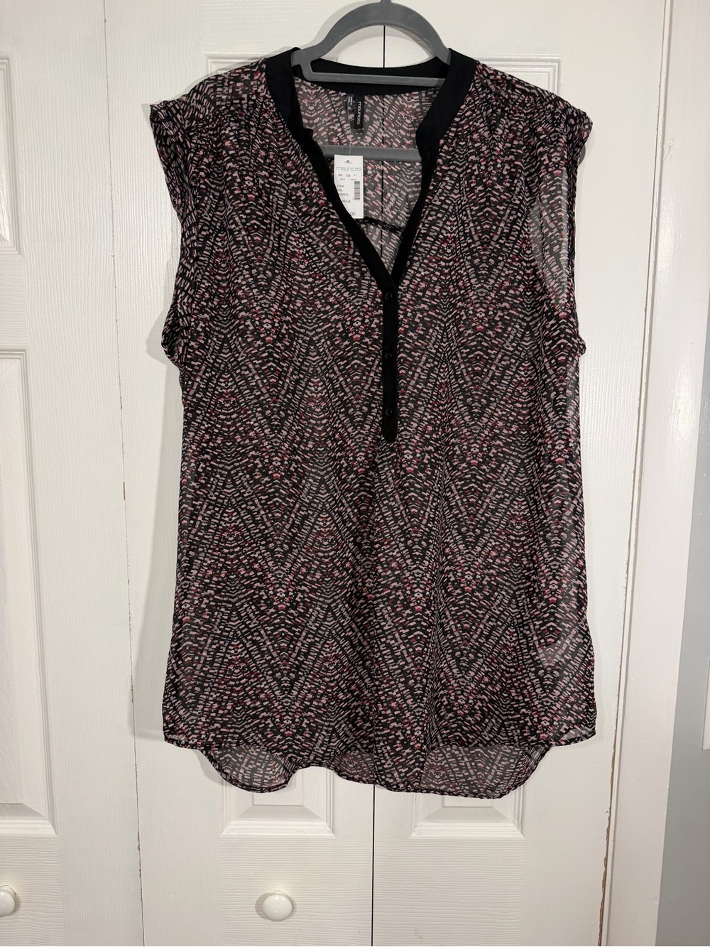 NWT Maurices Printed Sleeveless Blouse XL Black Pink